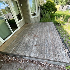 Concrete-and-Wood-Deck-Pressure-Washing 3