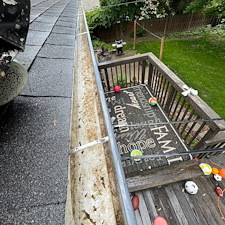 Gutter-Clean-Out-in-Pullman-WA 2