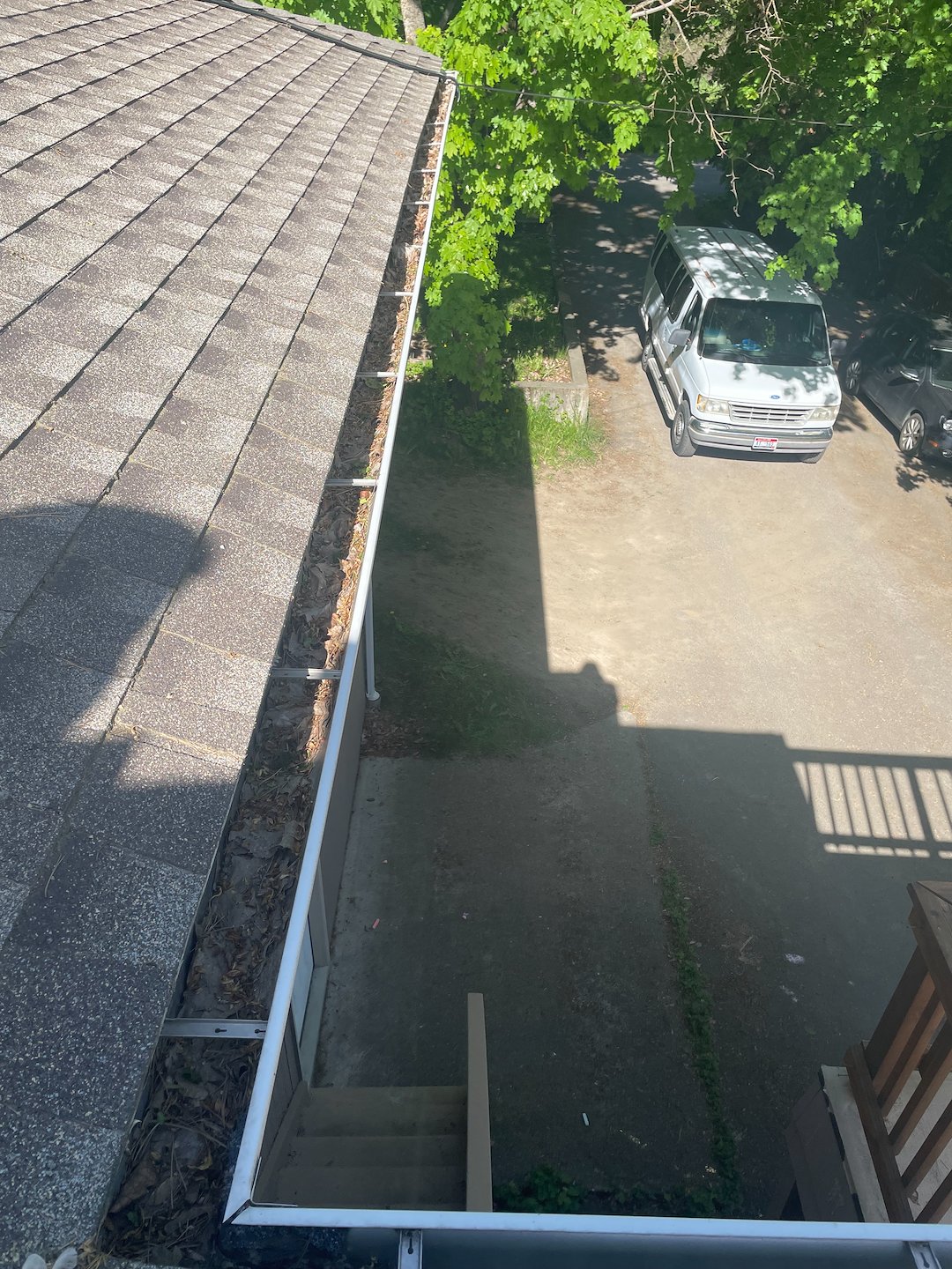 Gutter Clean Out in Pullman Thumbnail