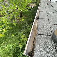 Gutter-Cleaning-in-Pullman-WA 1
