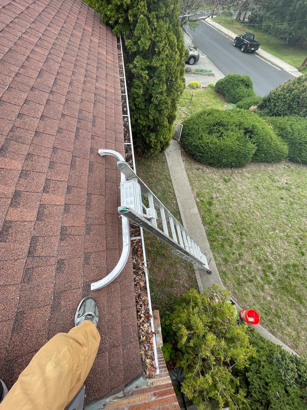 Gutter Cleaning in Pullman