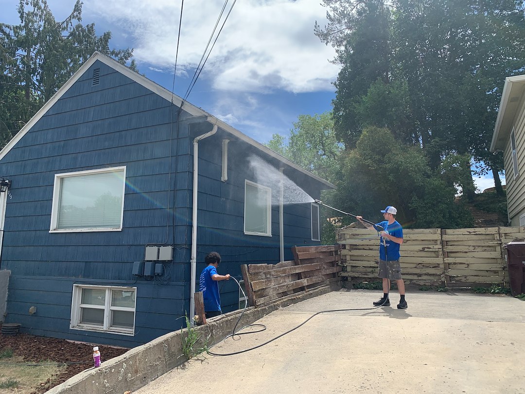 House Washing and Gutter Cleaning in Pullman, WA Thumbnail