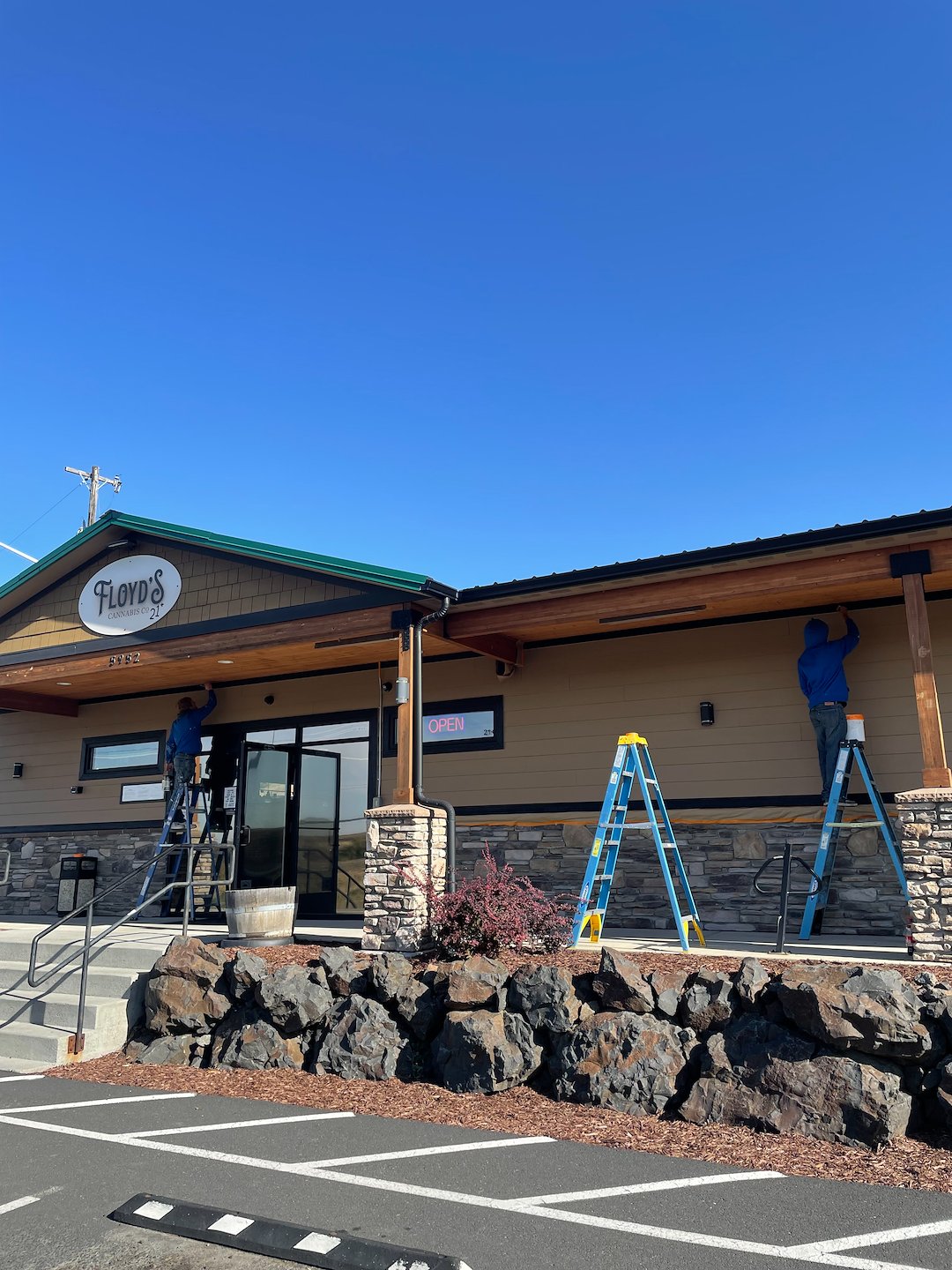 Painting the Floyds Dispensary in Moscow, ID Thumbnail