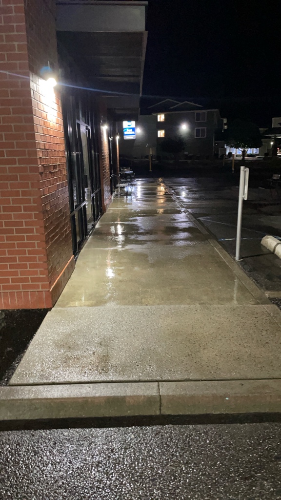 Starbucks Pressure Washing in Ritzville, WA Image